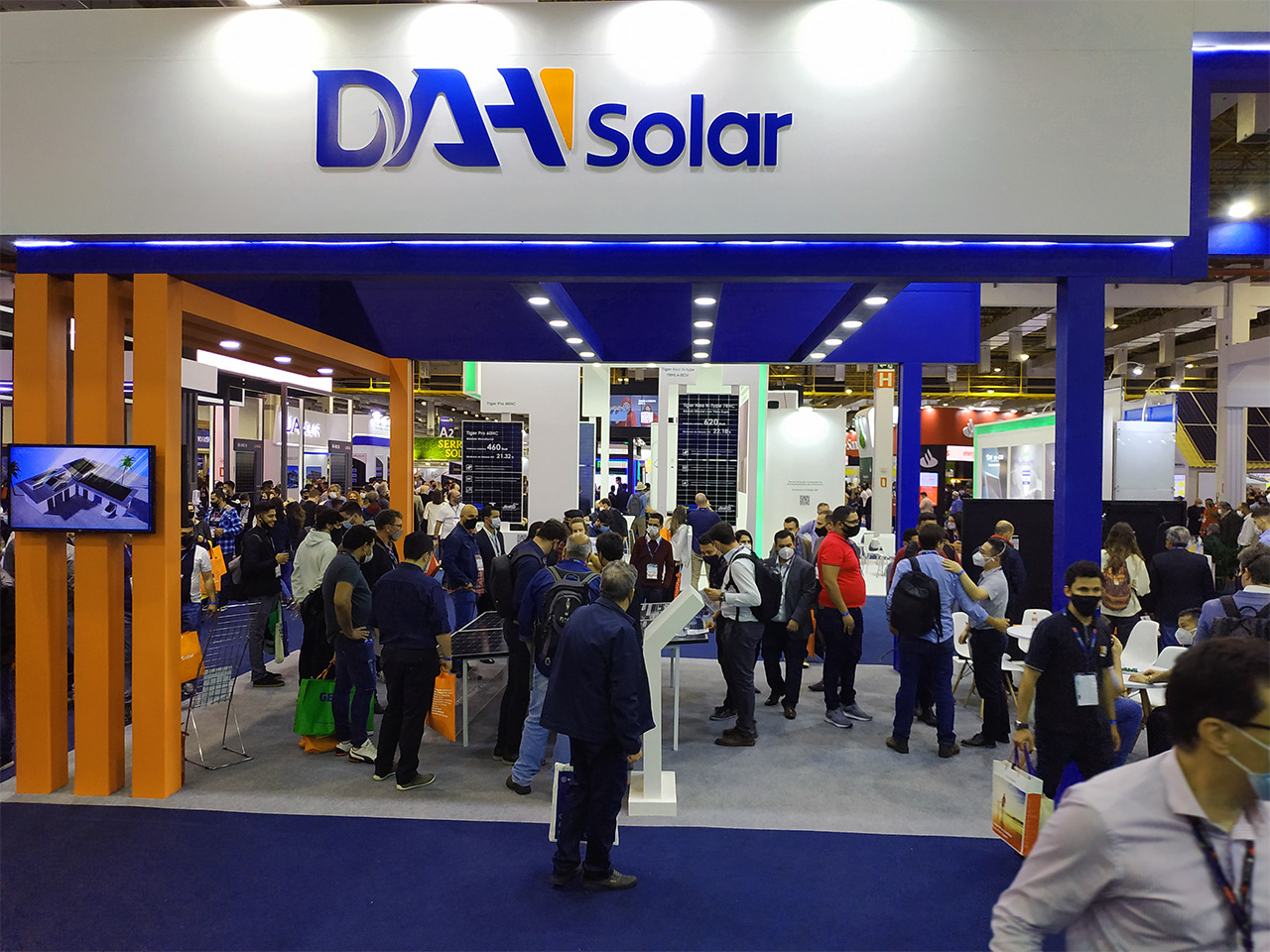 DAH Solar Brings Global Patented Product Full-Screen PV Module to ...
