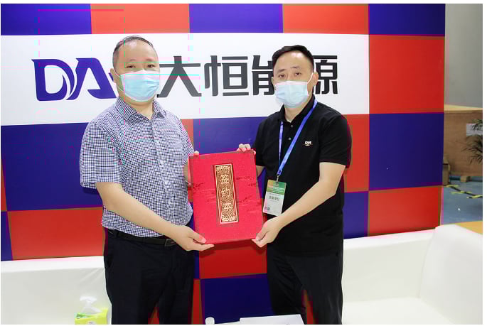 DAH Solar Full-Screen PV Module Shines at Solar Application Exhibition